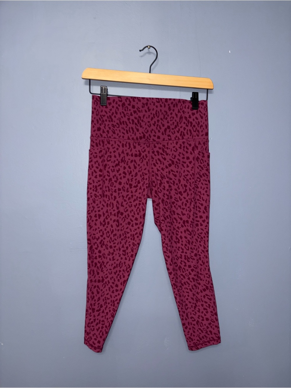 Athleta • Pink Printed Crop Leggings